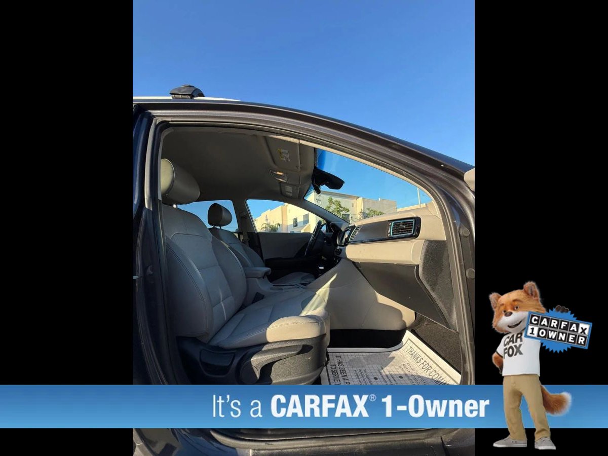 Used 2018 Kia Niro EX image 30