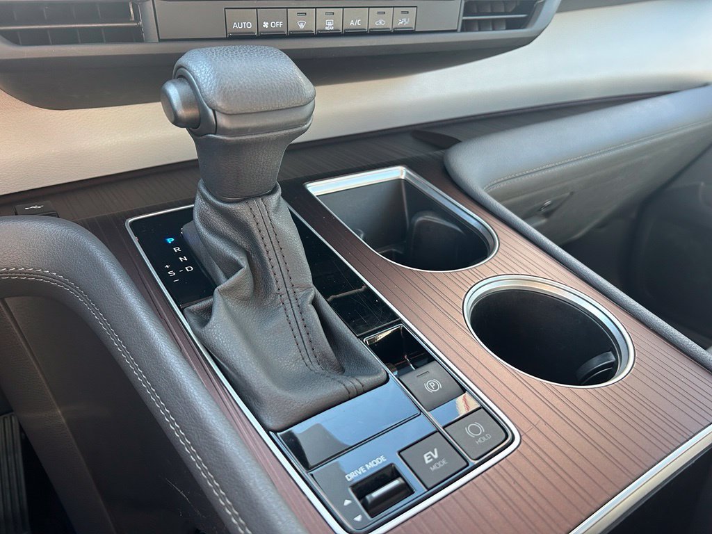 Certified 2024 Toyota Sienna LE AWD/4WD image 23