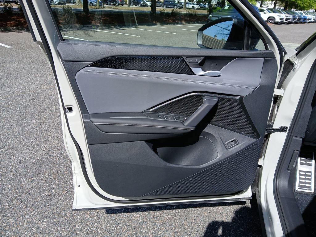 New 2026 Volkswagen Tiguan SE R-Line image 10