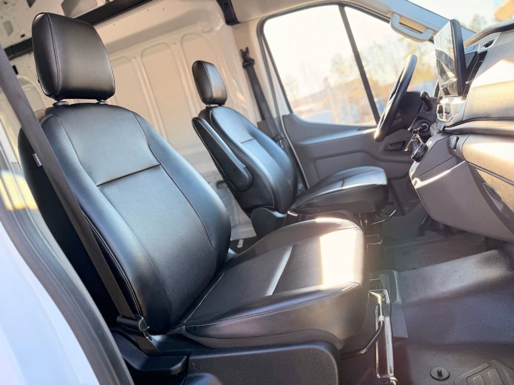 Used 2022 Ford E-Transit 148 High Roof Extended image 11