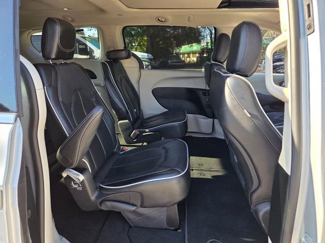 Used 2024 Chrysler Pacifica Limited image 23