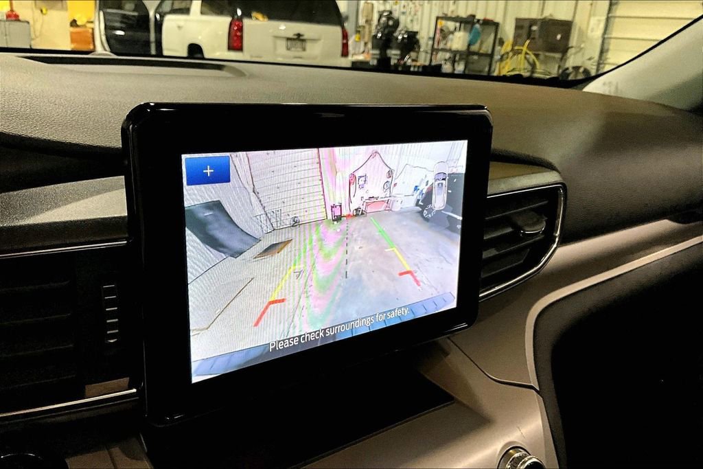 Certified 2023 Ford Explorer XLT w/ Equipment Group 202A image 34