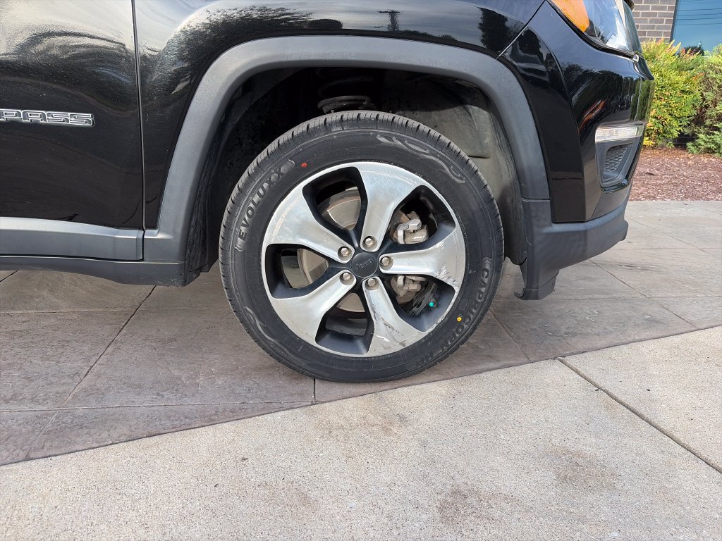 Used 2018 Jeep Compass Latitude w/ Popular Equipment Group AWD/4WD image 15