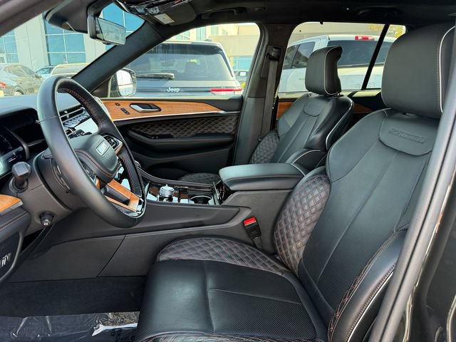 Used 2024 Jeep Grand Cherokee Summit AWD/4WD image 12