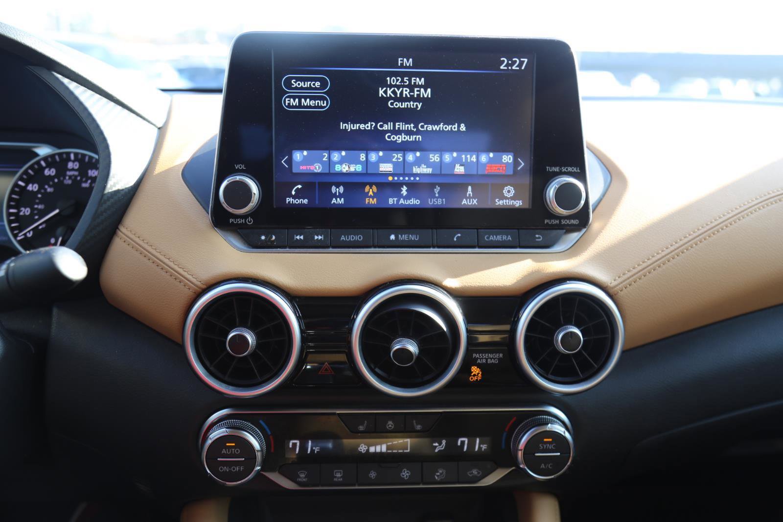 Used 2025 Nissan Sentra SV w/ SV Premium Package image 11