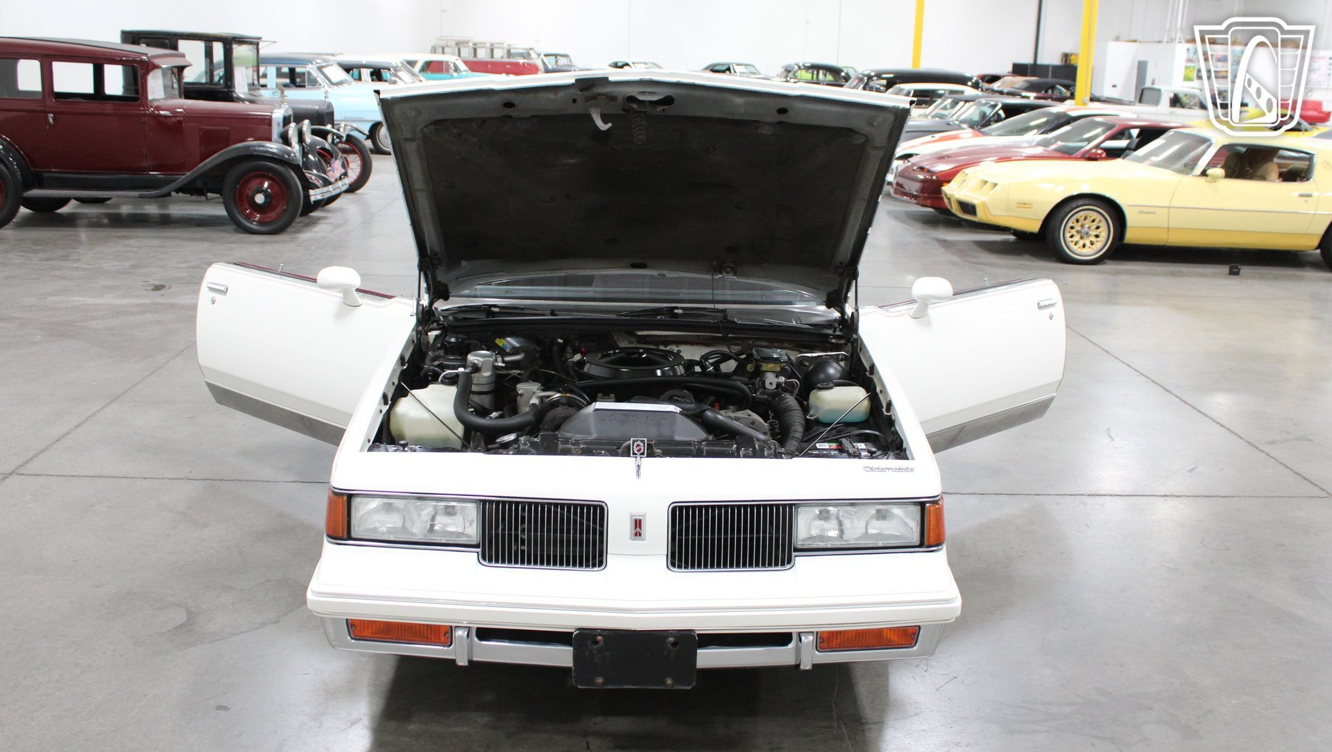 Used 1988 Oldsmobile Cutlass Supreme Classic Brougham RWD image 26