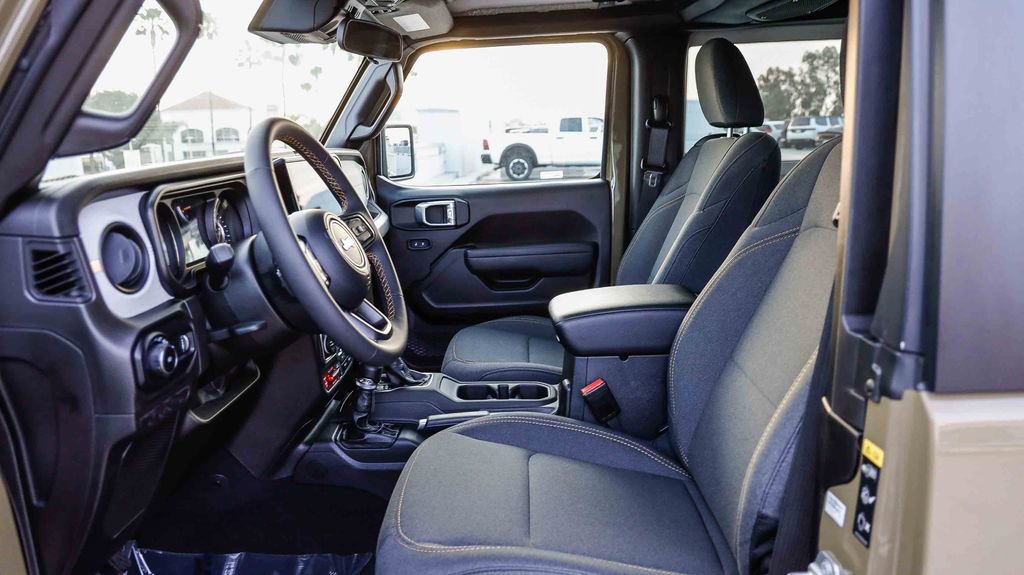 Used 2025 Jeep Wrangler Sport image 21