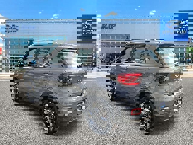 Used 2023 Hyundai Venue SEL image 5