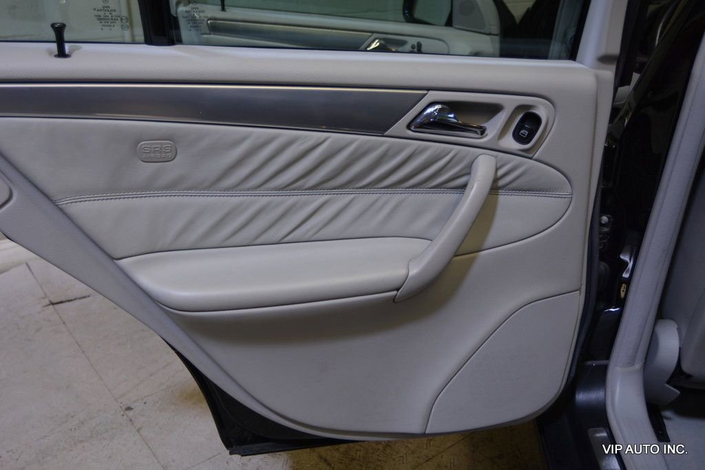 Used 2005 Mercedes-Benz C 55 AMG Sedan image 9