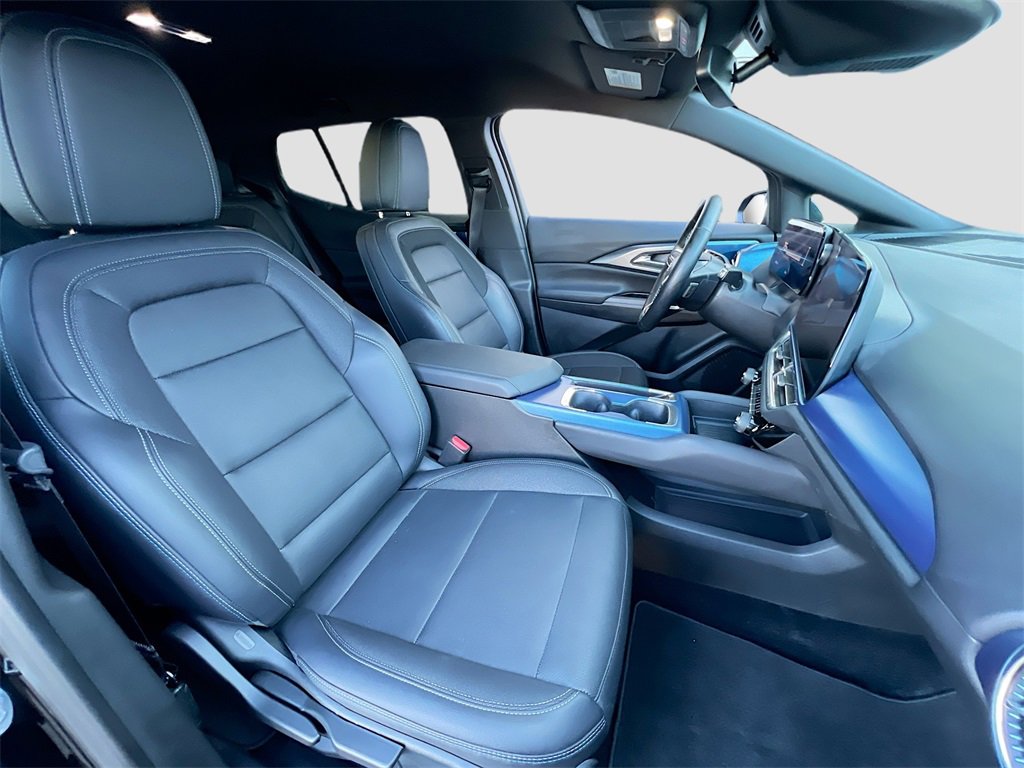 Used 2025 Chevrolet Equinox EV LT w/ Convenience Package image 26