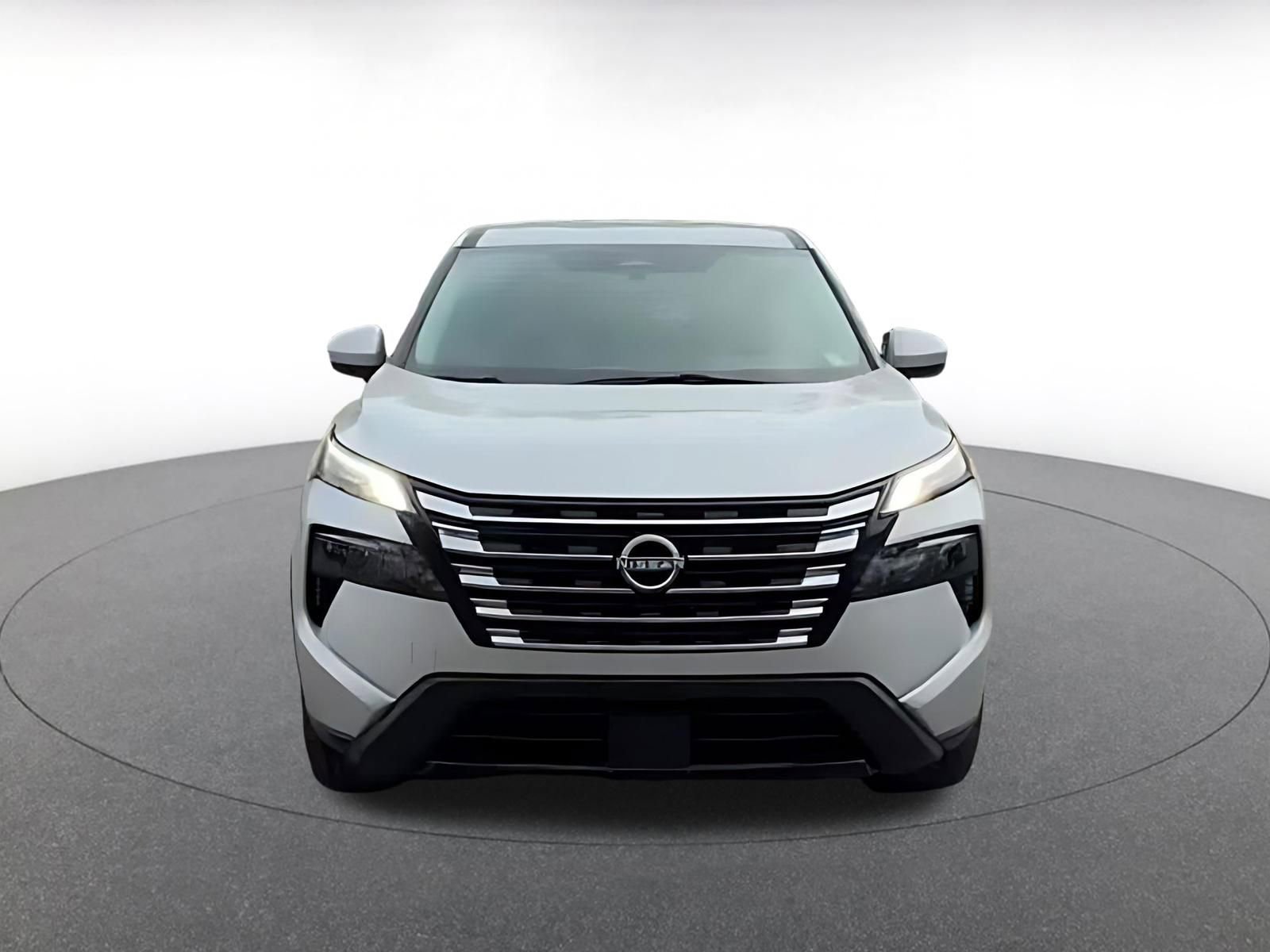 Used 2025 Nissan Rogue SV FWD image 4