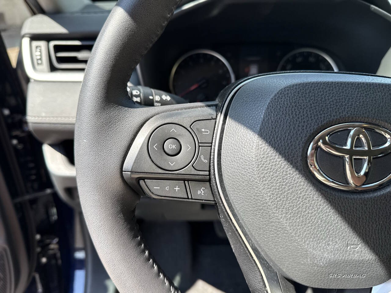 Used 2020 Toyota RAV4 XLE w/ Convenience Package AWD/4WD image 35