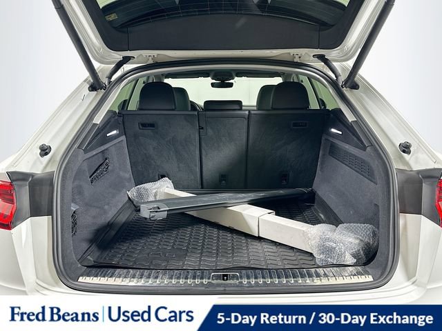 Used 2023 Audi Q8 Premium w/ Convenience Package image 29
