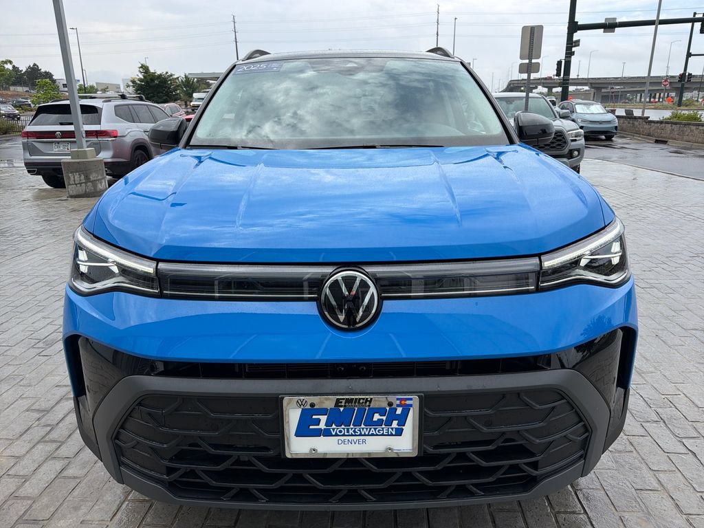Certified 2025 Volkswagen Taos SE AWD/4WD image 10