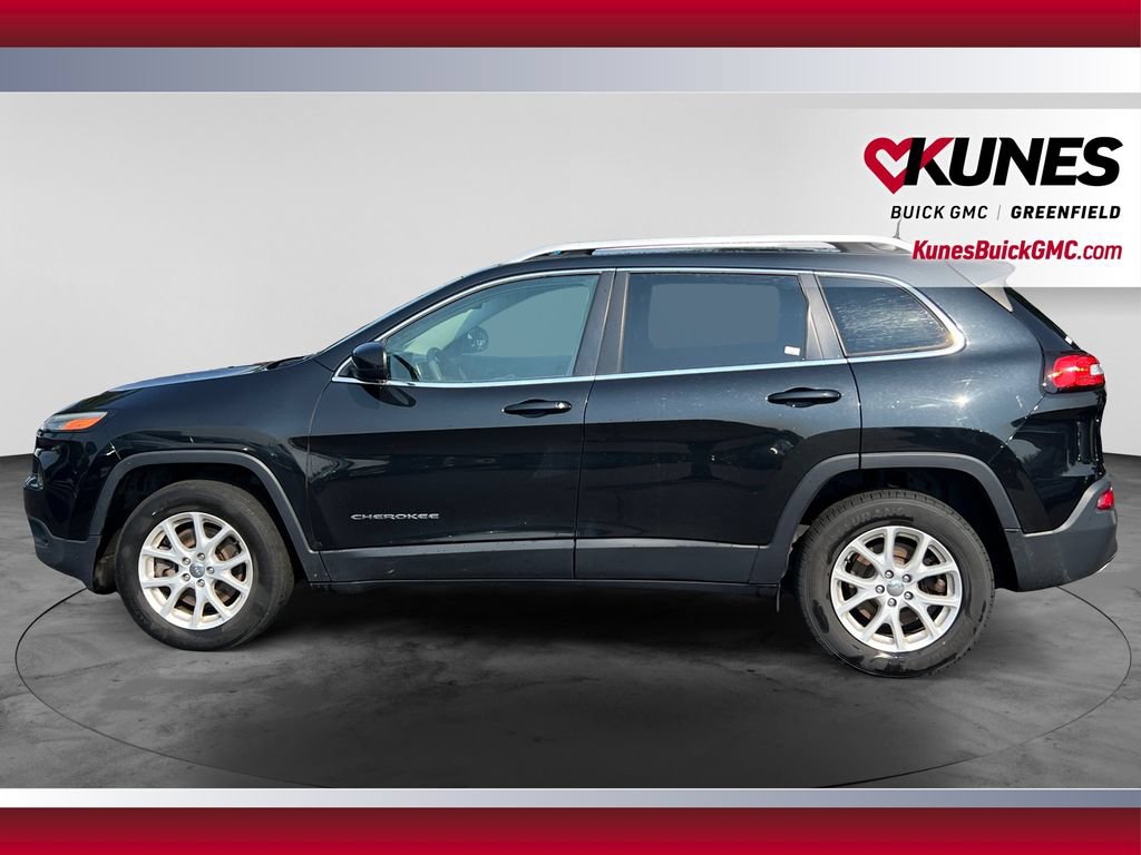 Used 2016 Jeep Cherokee Latitude w/ Cold Weather Group AWD/4WD image 6