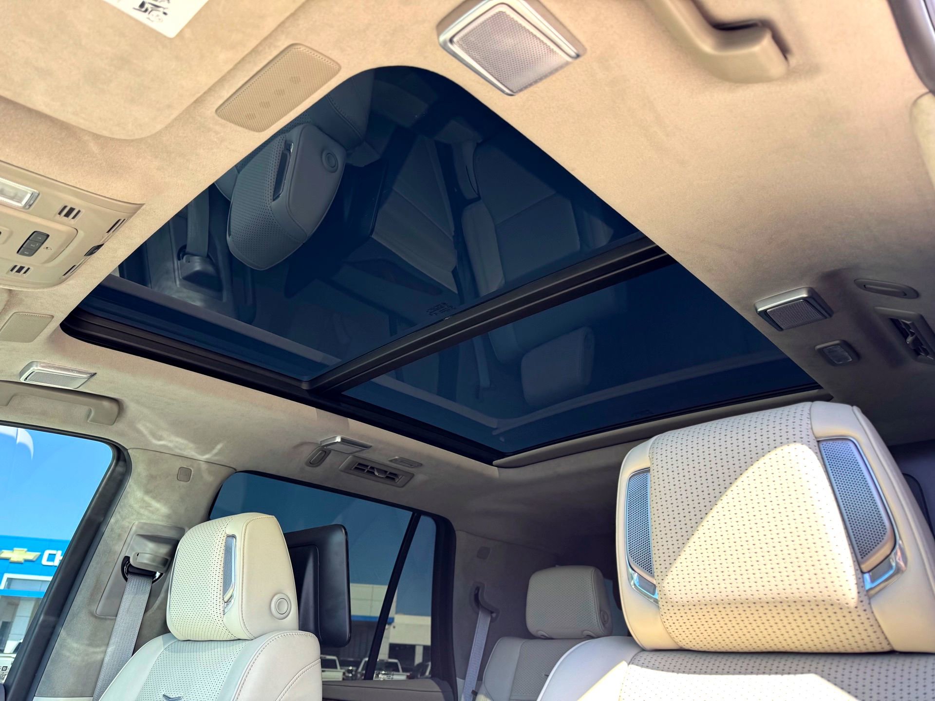 Used 2023 Cadillac Escalade Sport Platinum w/ Heavy-Duty Trailer Package image 16