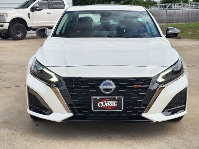 Used 2024 Nissan Altima 2.5 SR w/ SR Premium Package image 2