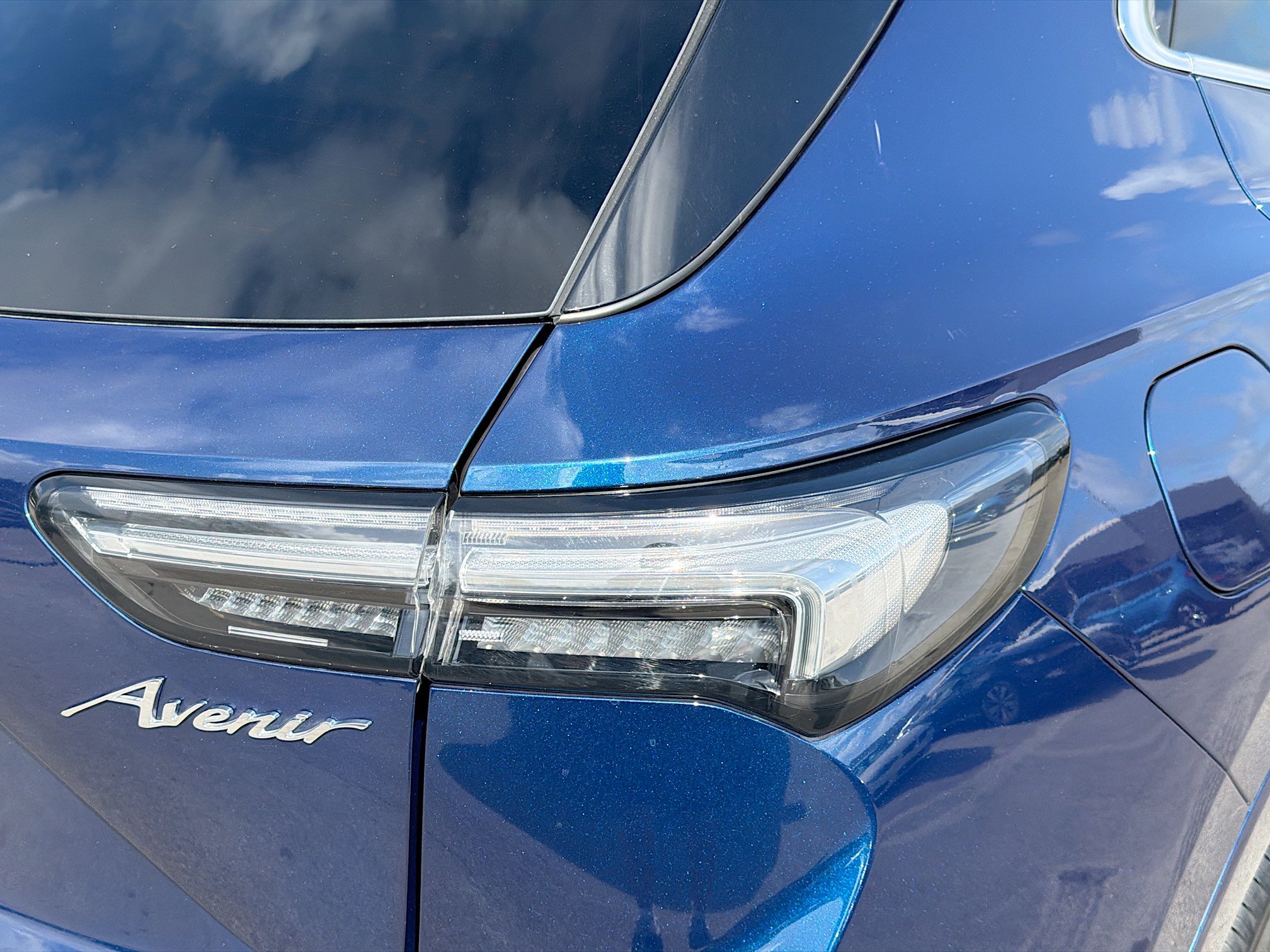 Used 2023 Buick Envision Avenir image 28