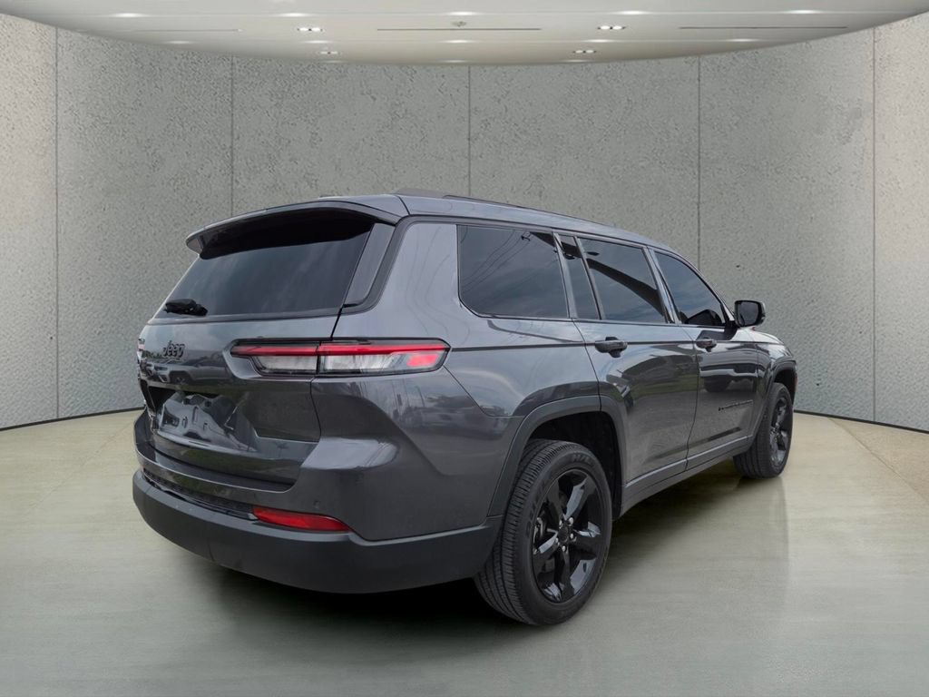 Used 2023 Jeep Grand Cherokee L Laredo RWD image 4