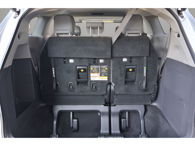 Used 2021 Toyota Sienna XLE AWD/4WD image 15