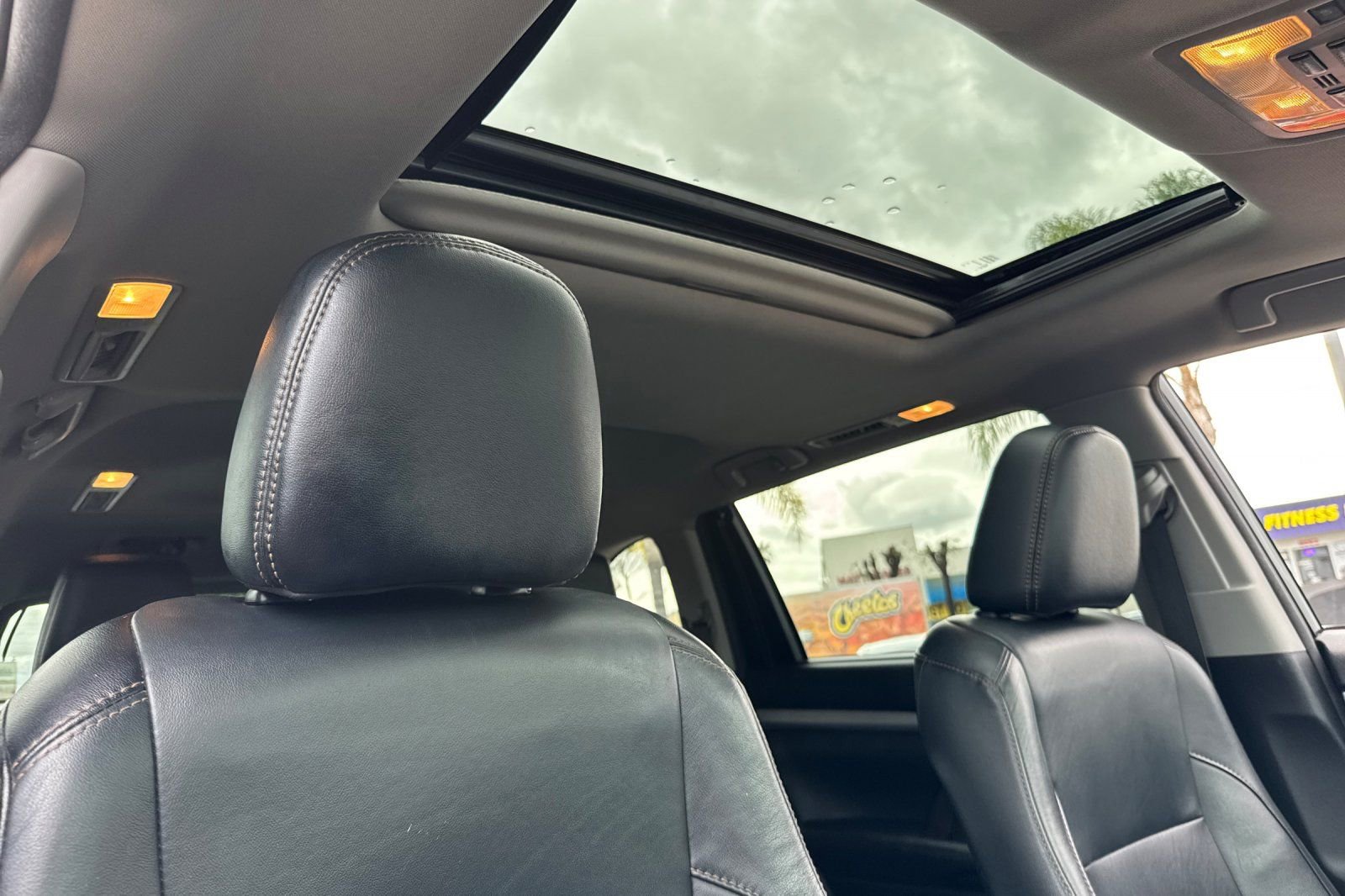 Used 2017 Toyota Highlander XLE image 18