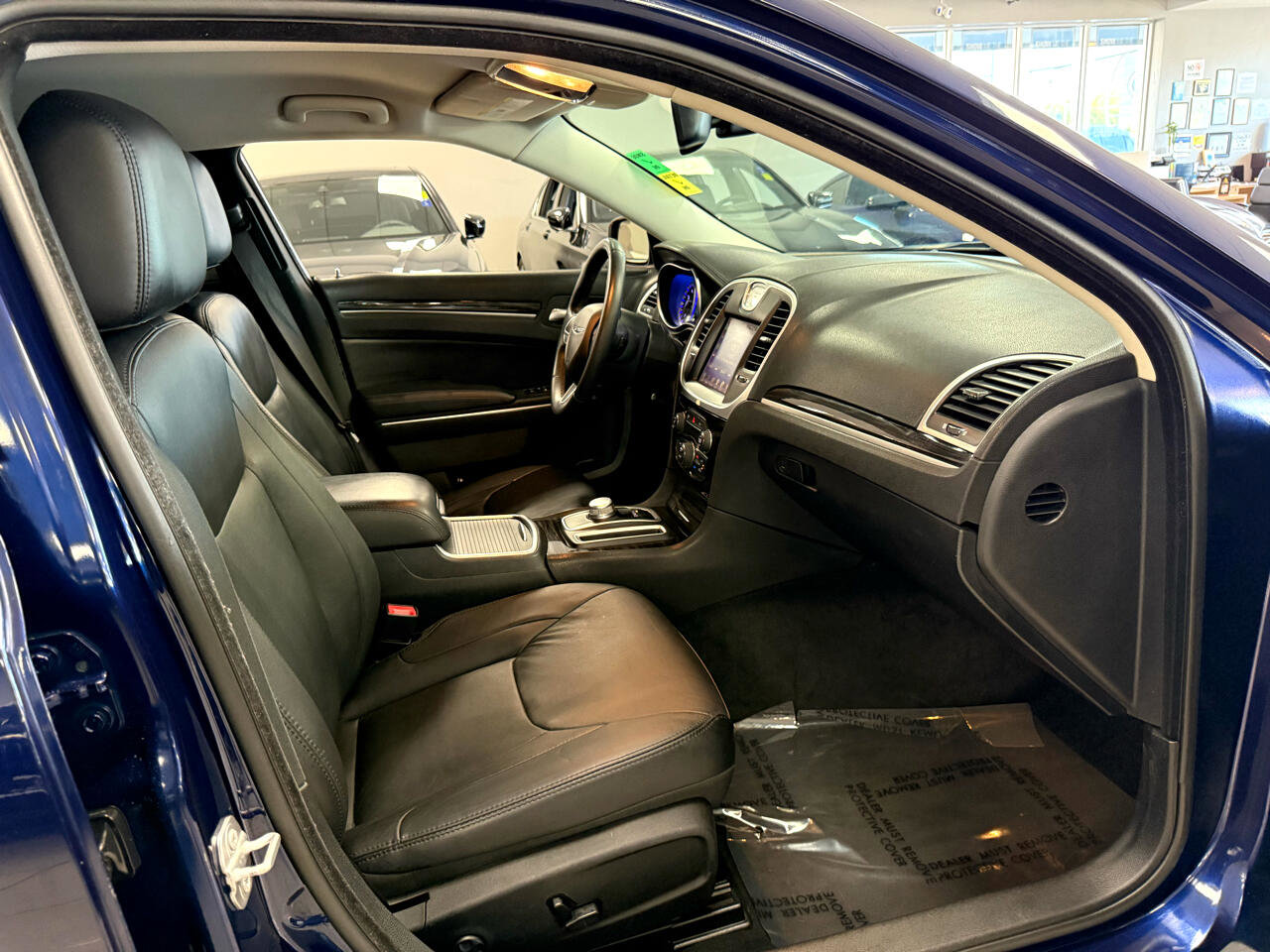 Used 2015 Chrysler 300 Limited image 23