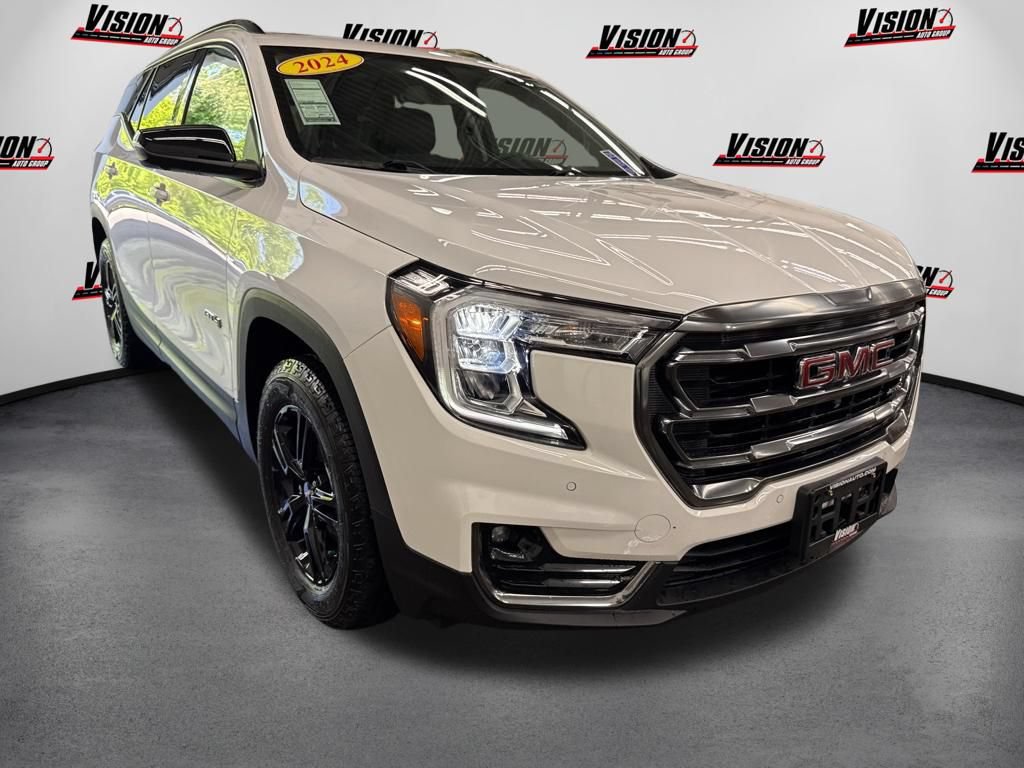 Used 2023 GMC Terrain AT4 w/ Tech Package AWD/4WD image 3