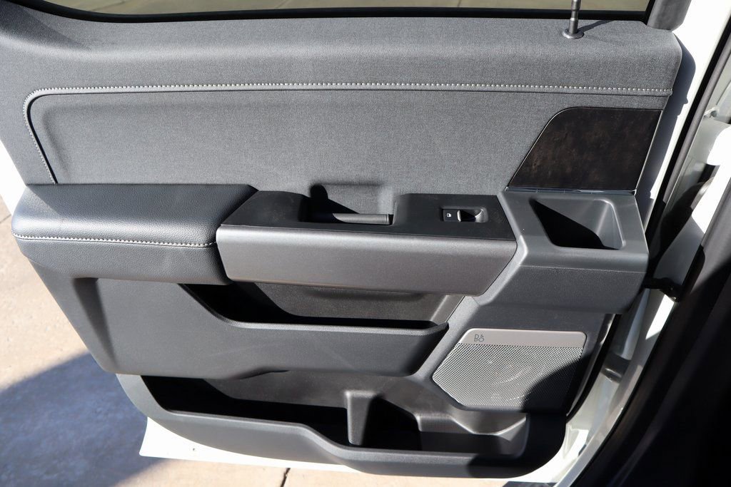 New 2026 Ford F250 Lariat w/ Black Appearance Package image 19