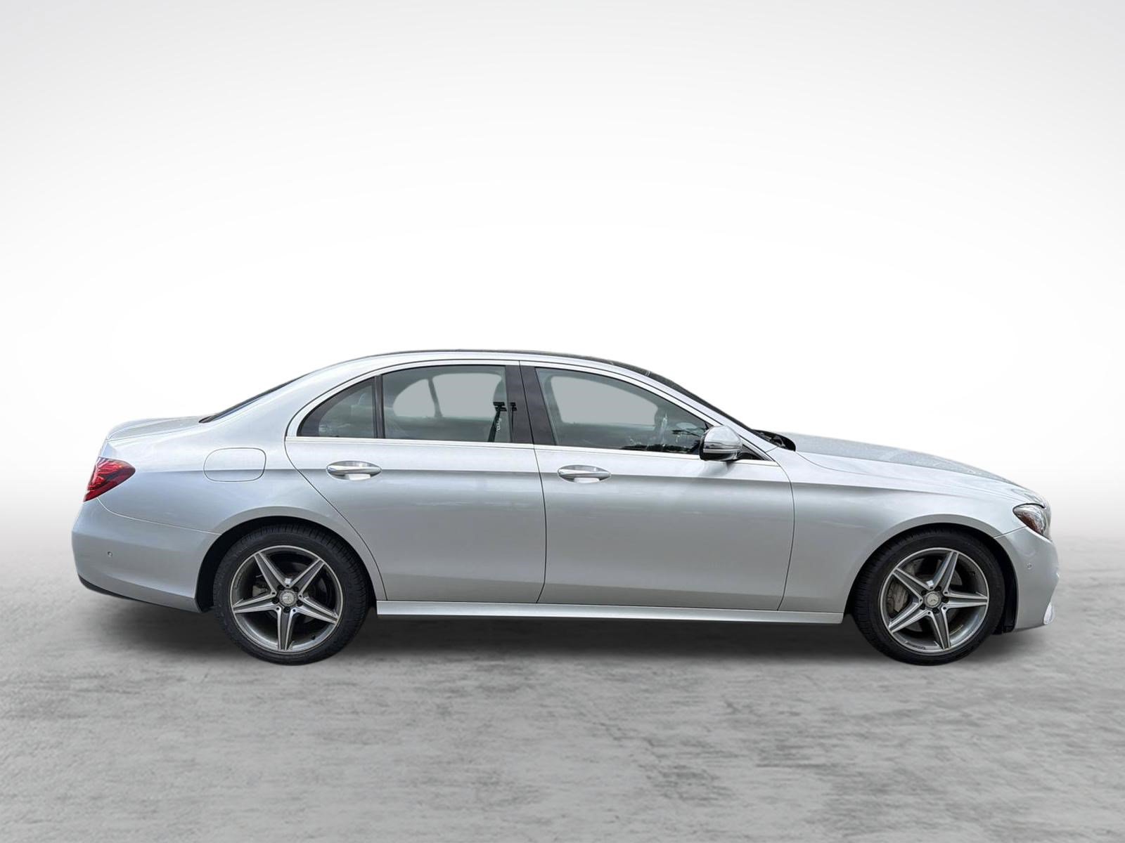 Used 2017 Mercedes-Benz E 300 4MATIC image 10