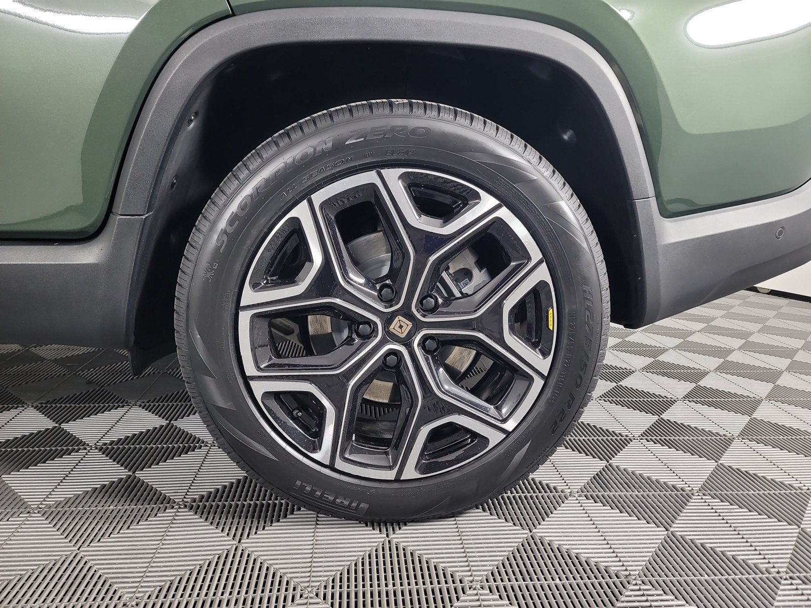 Used 2024 Rivian R1T Adventure AWD/4WD image 10
