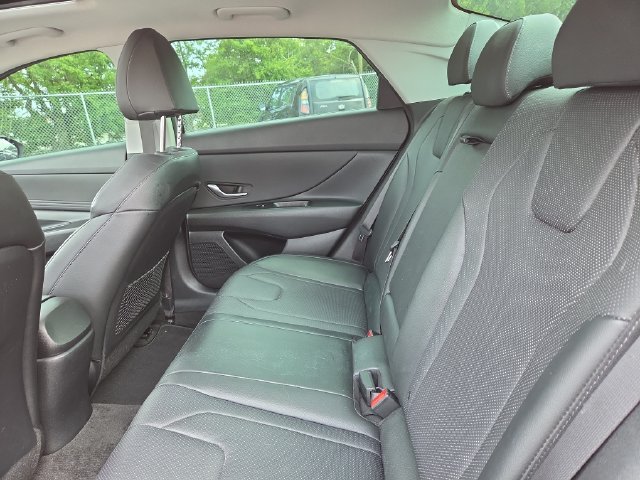 Certified 2022 Hyundai Elantra Limited FWD image 24