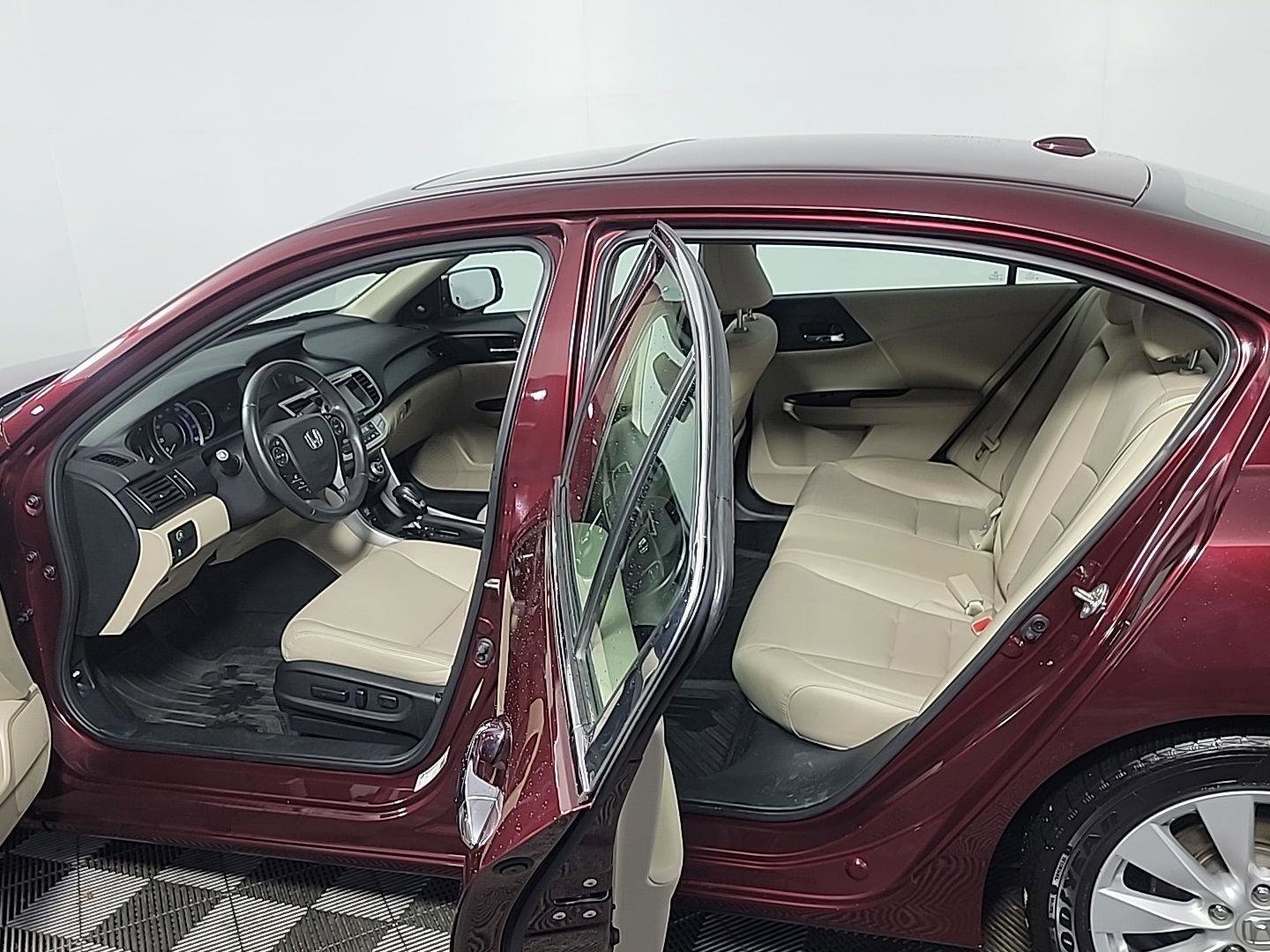 Used 2015 Honda Accord EX-L image 16