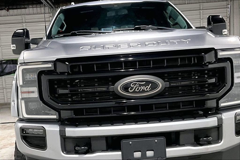 Used 2022 Ford F250 Lariat w/ Black Appearance Package AWD/4WD image 38
