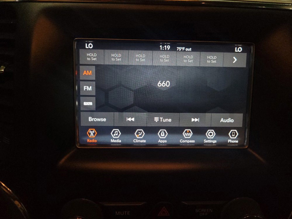 Used 2020 Jeep Grand Cherokee Laredo AWD/4WD image 25