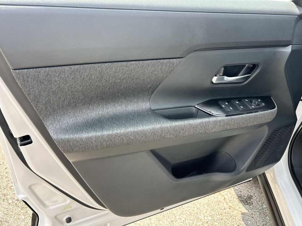 New 2026 Nissan Kicks SV w/ Cold Weather Package FWD image 14
