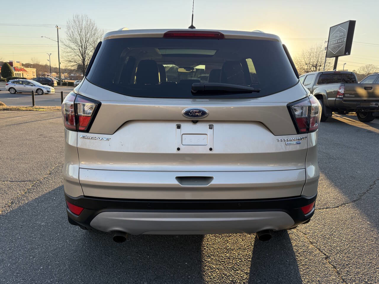Used 2017 Ford Escape Titanium image 6