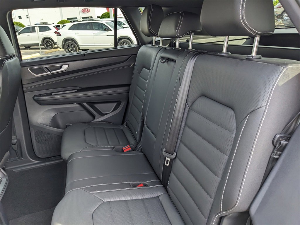 New 2026 Volkswagen Atlas Cross Sport SEL R-Line image 18