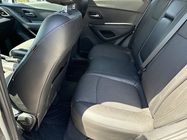Used 2019 Chevrolet Trax LT w/ LT Convenience Package FWD image 26