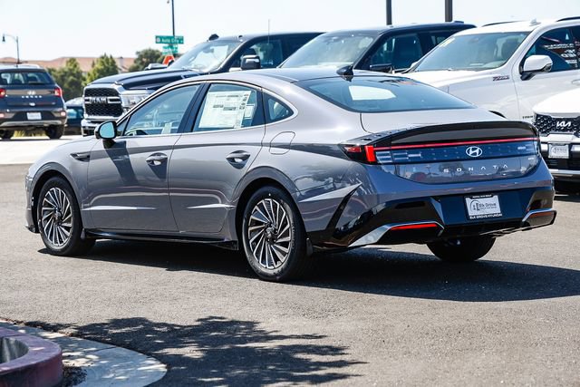New 2026 Hyundai Sonata Limited FWD image 2