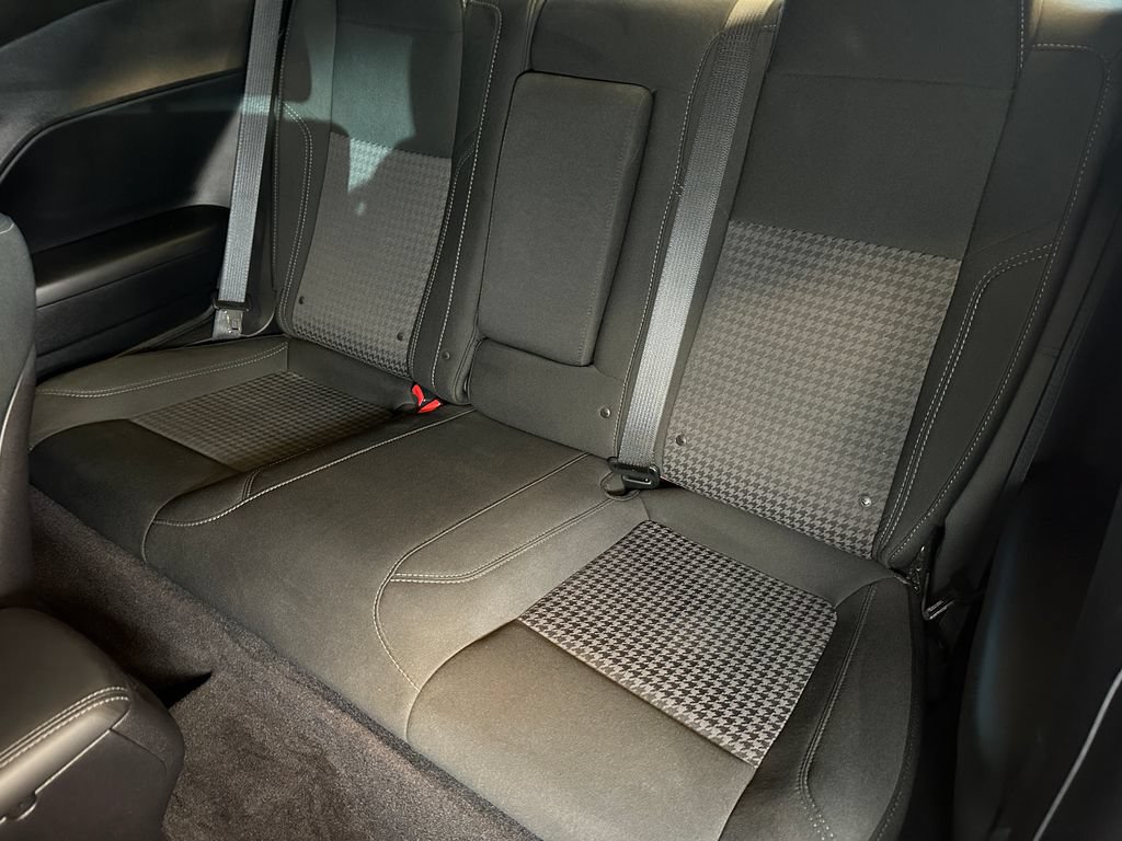 Used 2016 Dodge Challenger SXT RWD image 19