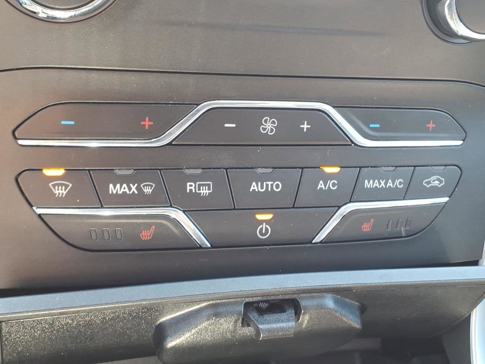 Used 2020 Ford Edge SEL AWD/4WD image 19