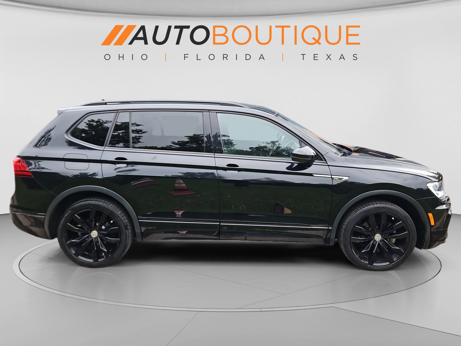 Used 2021 Volkswagen Tiguan SE R-Line FWD image 6