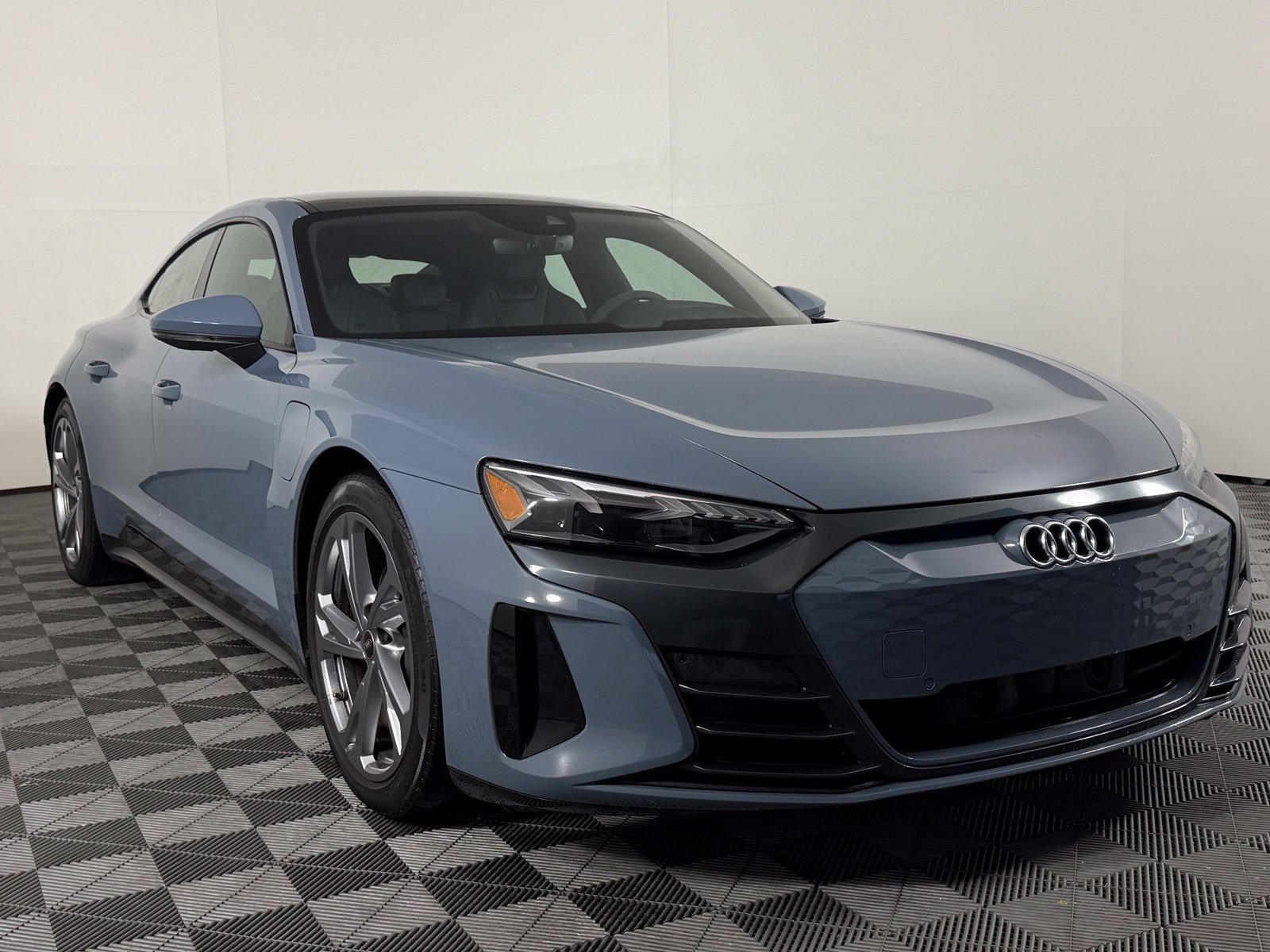 Used 2023 Audi e-tron GT Premium Plus AWD/4WD image 1