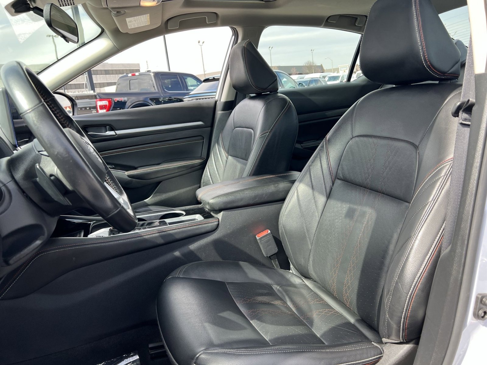 Used 2023 Nissan Altima 2.5 SR w/ SR Premium Package image 5