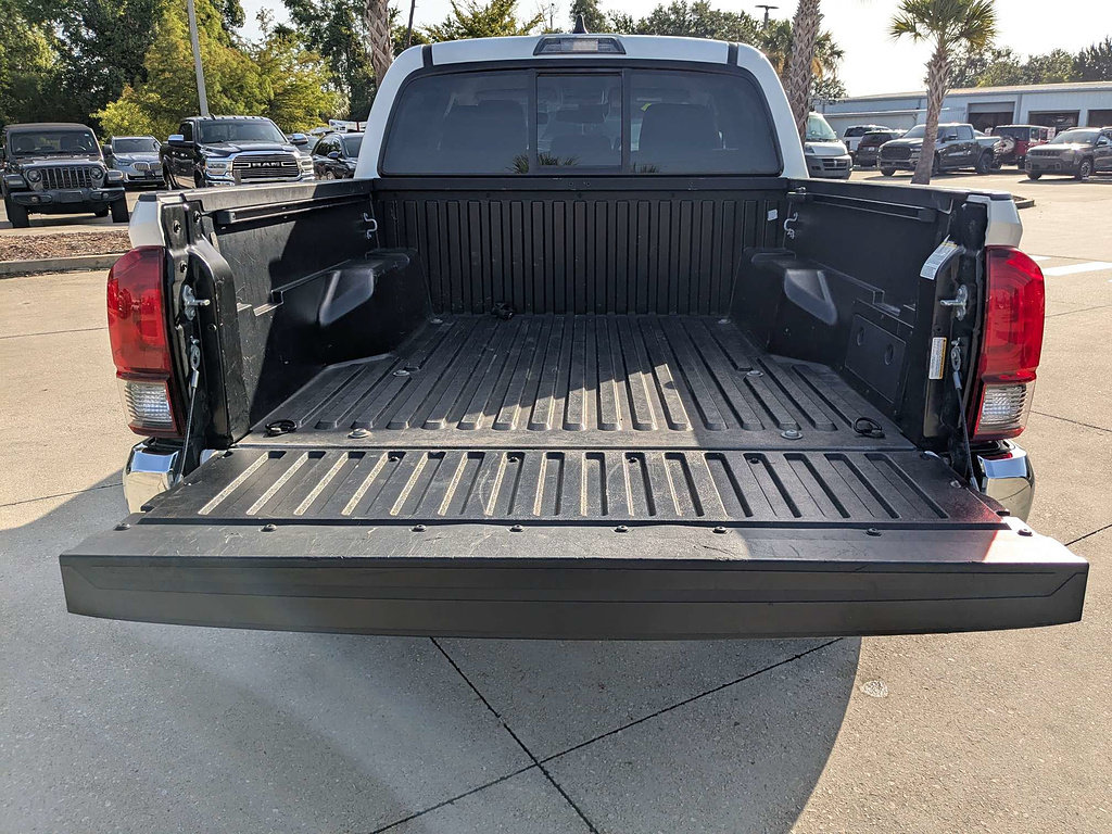 Used 2023 Toyota Tacoma SR5 RWD image 12