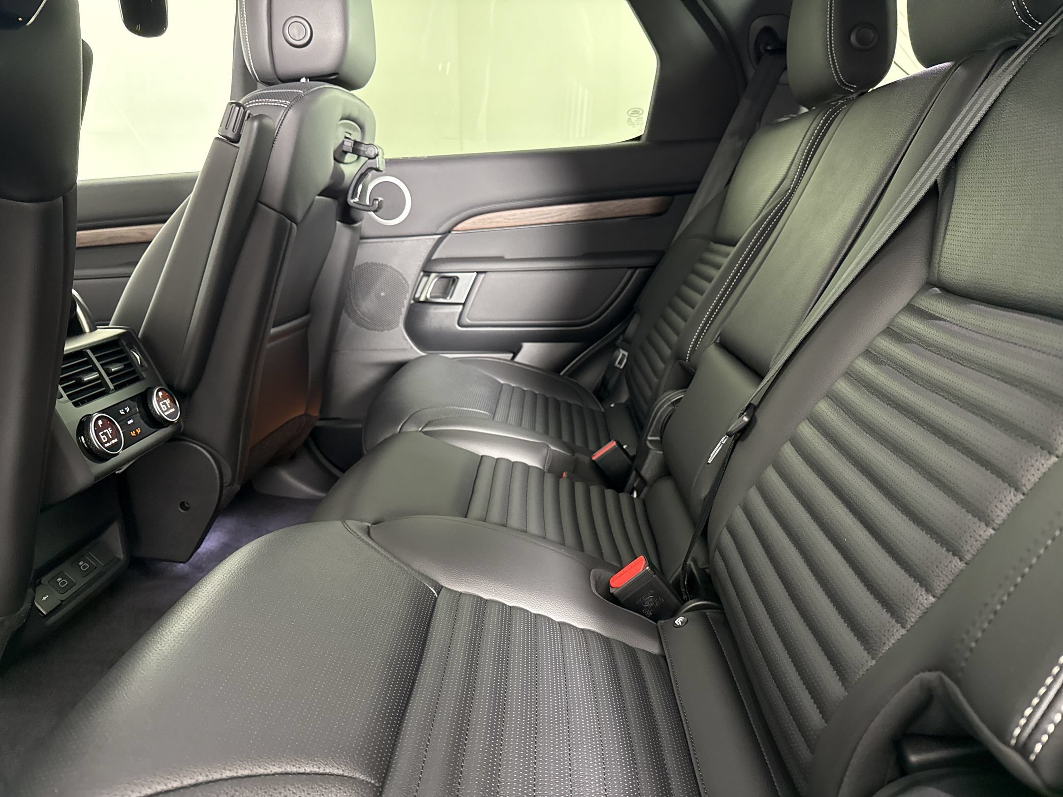 New 2026 Land Rover Discovery S AWD/4WD image 23