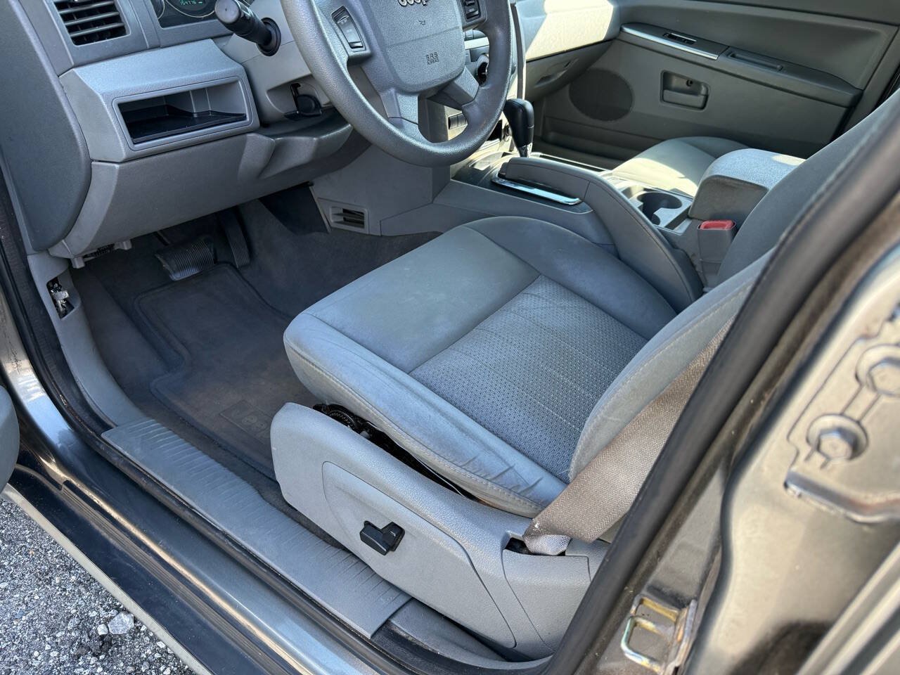 Used 2007 Jeep Grand Cherokee Laredo AWD/4WD image 17
