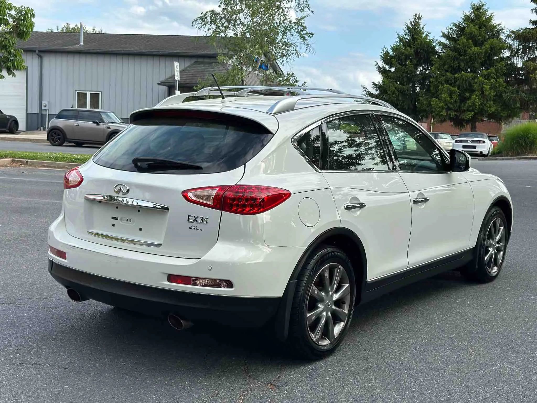 Used 2012 INFINITI EX35 Journey w/ Premium Pkg image 8