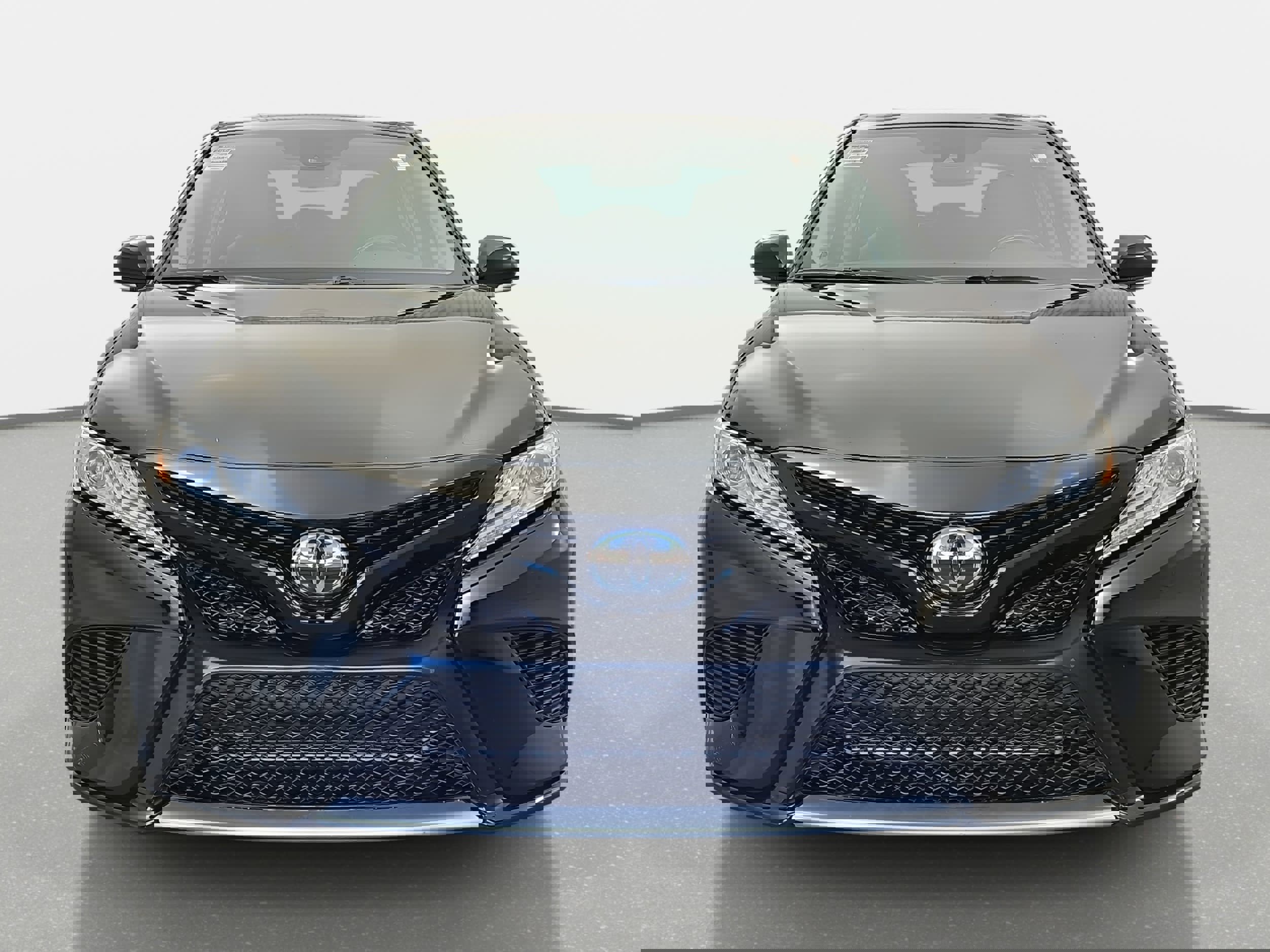 Used 2020 Toyota Camry XSE image 2