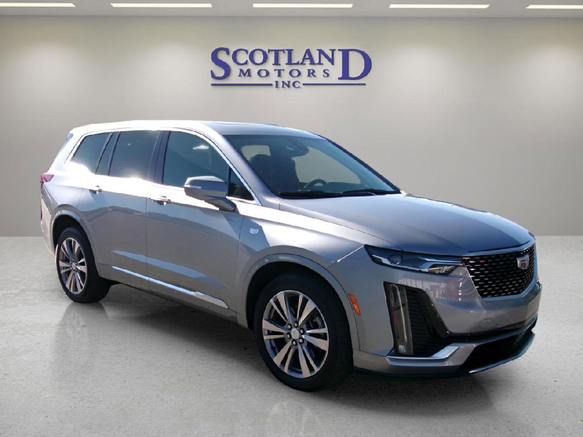 Used 2025 Cadillac XT6 Premium Luxury image 4
